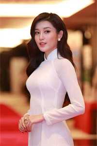 小妾眼一红，王爷他抱着哄精选小说