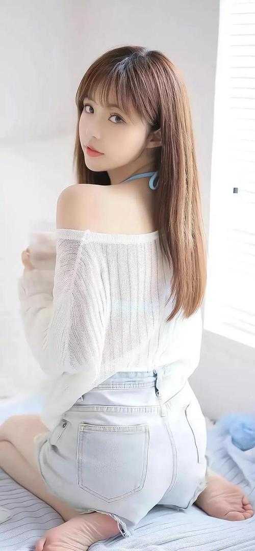 穿书后，她在冷情大疯批心头蹦迪广告