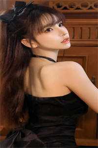 精品文小妾眼一红，王爷他抱着哄