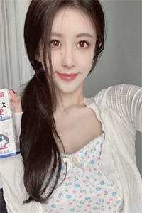 抖音热门穿书后，她在冷情大疯批心头蹦迪