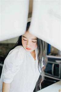 穿成炮灰女主后，引诱了疯批暴君高口碑